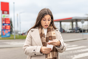 Rising fuel costs customer surprised by gas bill © Maksym
