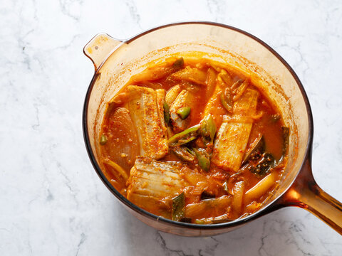 Spicy braised cutlassfish in a pot