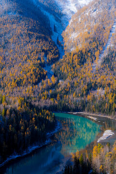 Emerald River & Golden Forest: Kanas Moon Bay in Early Winter