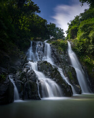 Obraz premium waterfall in the forest