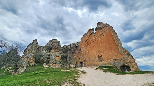 Yaziilikaya (Midas Monument) in Han district of Eskişehir, a monumental Phrygian rock fa&ccedil;ade carved in the 7th century BCE, rising about 17 meters high and decorated with geometric reliefs