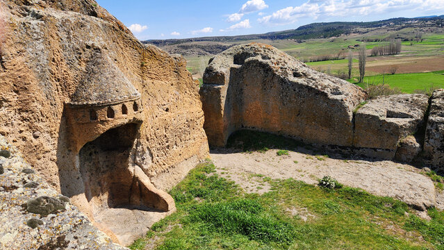 Yarim Aga Konagi, a historic hilltop mansion near Solon&rsquo;s Tomb, built over Byzantine and earlier fortress remains, reflecting Ottoman-era rural settlement patterns and local heritage traditions.