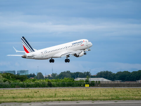 Air France Embraer 190 takes off at LIN Milano Linate international airport