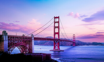 Fototapeta premium San Fransisco Golden Gate Bridge at sunset