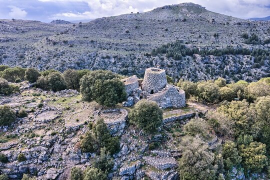 Il Maestoso Nuraghe Serbissi di Osini, Sardegna.