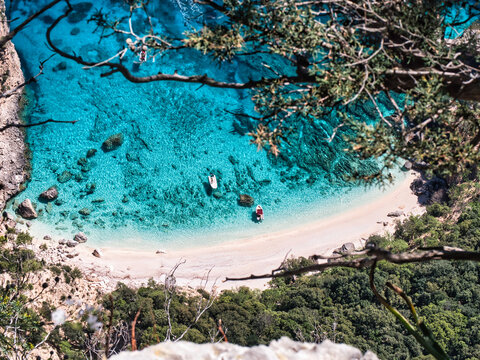La bellissima spiaggia di Cala Biriola nel Golfo di Baunei