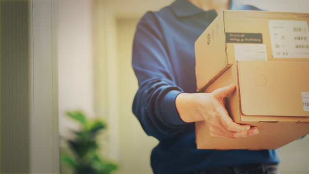 Home delivery of a shipping package