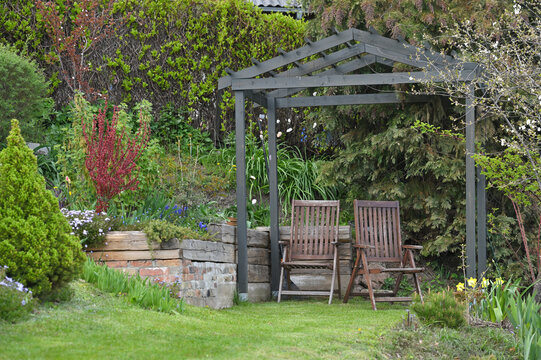 A small garden near the house.