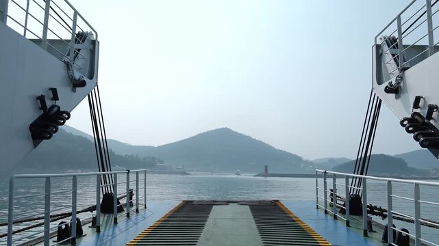 Passenger Ferry Sailing to Cheongsando Island - 완도에서 청산도로 향하는 여객선 뱃길 풍경