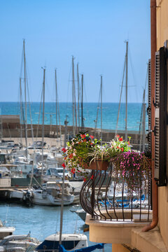 Nettuno - Roma - Lazio - Italia. Balcone sul porto