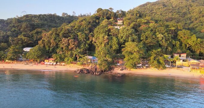 Aerial landscape of Picinguaba bay surrounded by tropical rainforest, Ubatuba coast. Paisagem a&eacute;rea da ba&iacute;a de Picinguaba cercada por floresta tropical, costa de Ubatuba