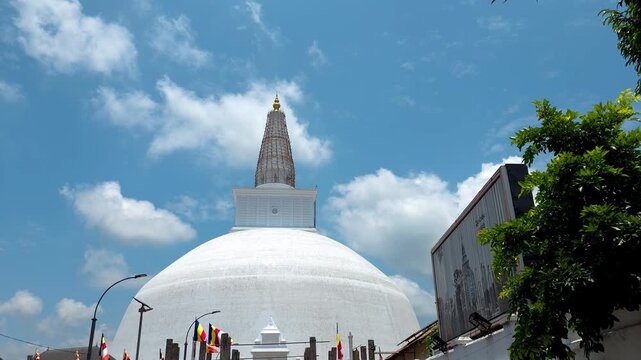 Ruwanwelisaya in Anuradhapura, Sri Lanka. One of the country&rsquo;s most sacred ancient Buddhist stupas and an iconic symbol of Sri Lanka&rsquo;s spiritual heritage, historic architecture & ancient civilization