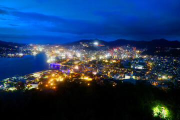 Fototapeta premium 長崎の夜景・鍋冠山からの眺望（長崎県・長崎市）