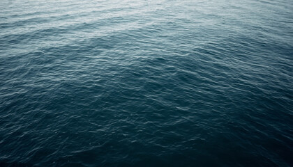 Obraz premium Enso calm ocean surface under cool sky climate serene deep blue water states of gentle waves inspire peaceful reflection