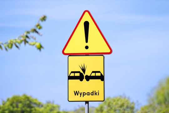 Accidents ("Wypadki") - Polish road sign with an exclamation mark.
