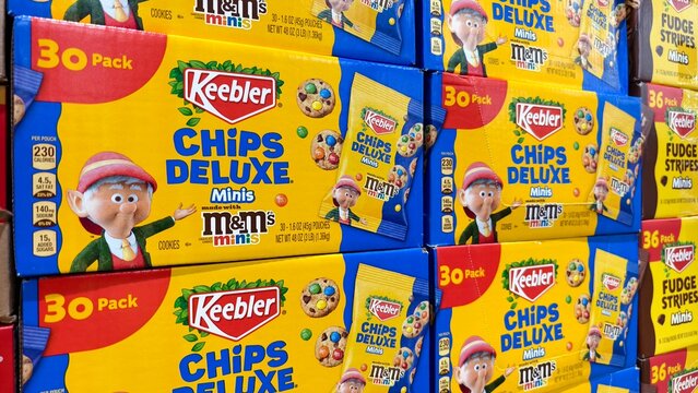 Keebler Chips Deluxe Minis cookies with M&M&rsquo;s in multipack boxes for sale at a supermarket