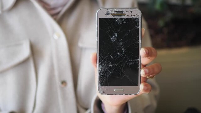 How to handle a broken smartphone screen