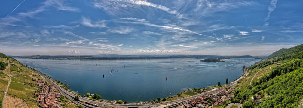 Twann am Neuenburger See, Schweiz, Luftaufnahme, Mai 2026