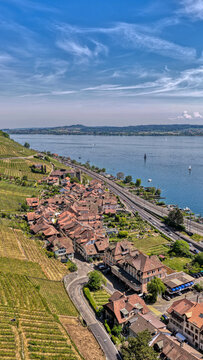 Twann am Neuenburger See, Schweiz, Luftaufnahme, Mai 2026