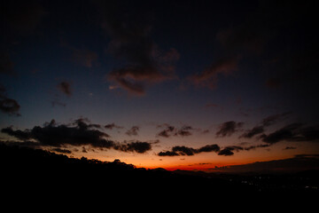 Obraz premium Pôr do sol em cima da montanha em Itajaí, Santa Catarina