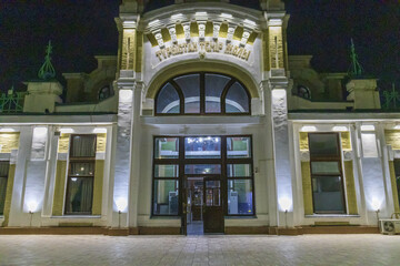Obraz premium 22 October 2025, Turkestan Station, Railway Station Building (southern branch of the Orenburg - Tashkent railway), Turkestan City, Kazakhstan