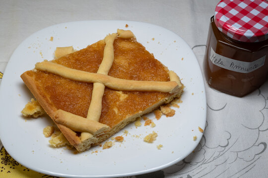 Tart with Annurca apple jam