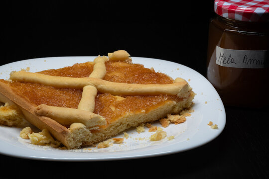 Tart with Annurca apple jam