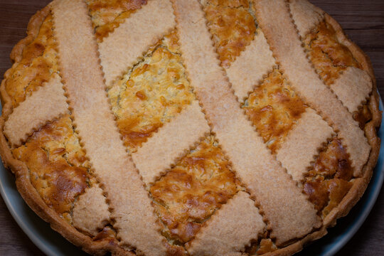 Typical Easter sweets in Campania: sweet rice pastiera