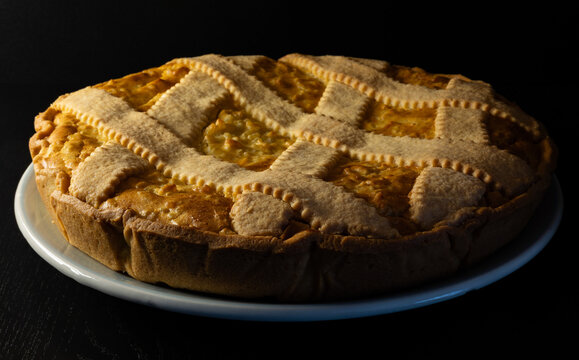 Typical Easter sweets in Campania: sweet rice pastiera