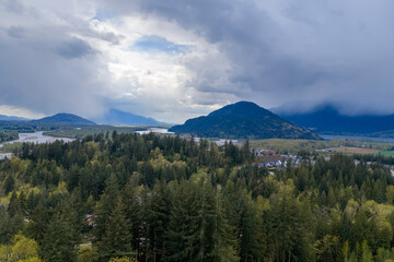 Obraz premium Dramatic River Valley Panorama Over Harrison Mills in Fraser Valley British Columbia, Canada