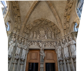 Obraz premium Centered cathedral portal with sculptures, Lausanne Cathedral