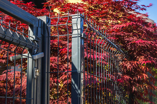 Rigid Industrial Fence Panels &ndash; Wire Grating & PVC Metal
