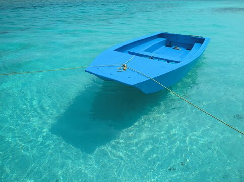 boat in the sea, Lakshadweep, Incredible india