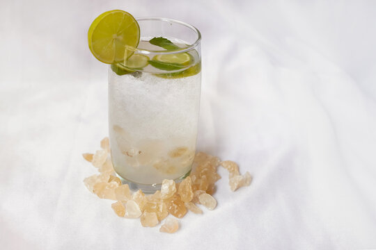 Gond katira drink with mint, and lemon juice is a cooling, hydrating beverage, combining herbal flavors, citrus tang, and natural energy-boosting properties, perfect for summer drink.
