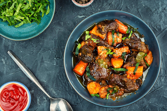 Braised beef with sweet potatoes