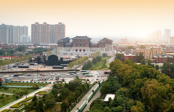 Yingtian Gate is the south gate of Luoyang City in the Sui and Tang Dynasties. It was built in 605.