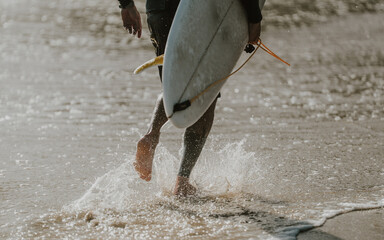 Morning Surfer © Sam