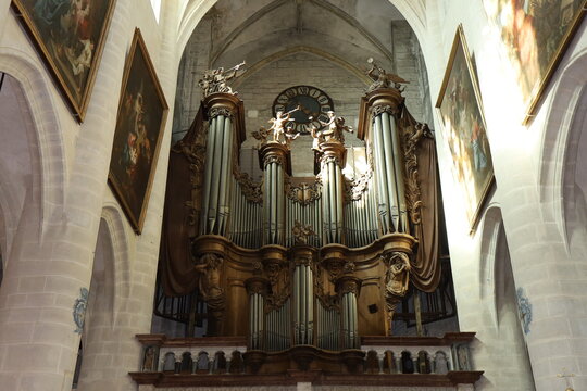 Coll&eacute;giale Notre-Dame de Dole, basilique Notre-Dame de Dole, ville de Dole, d&eacute;partement du Jura, France