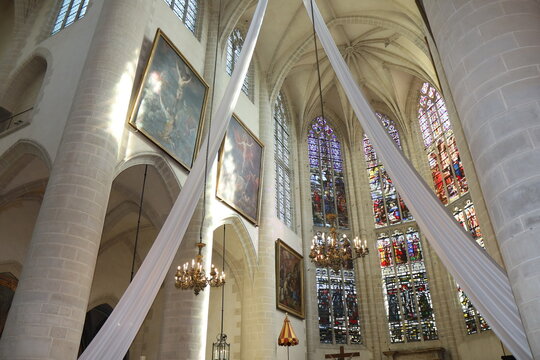 Coll&eacute;giale Notre-Dame de Dole, basilique Notre-Dame de Dole, ville de Dole, d&eacute;partement du Jura, France
