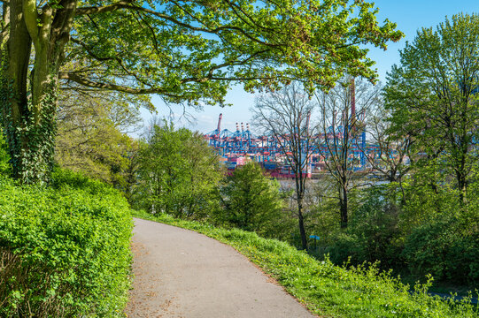 Hamburg, Germany. The Elbh&ouml;henweg in the quarter of Blankenese.
