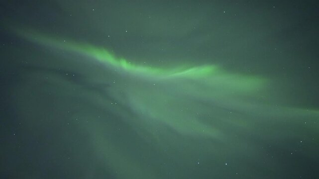Soft aurora corona overhead, real time