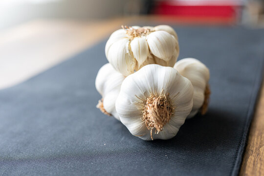 Close-up of fresh organic Turkish garlic bulbs