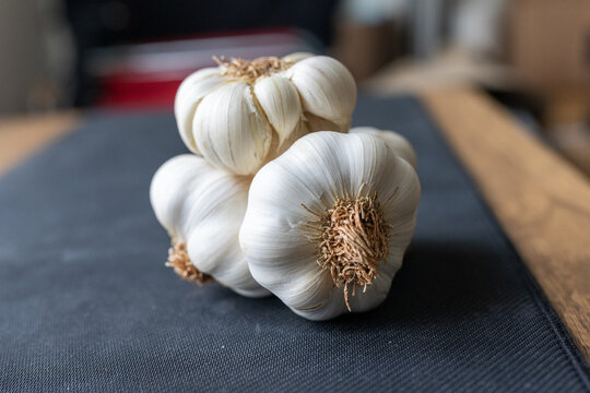 Close-up of fresh organic Turkish garlic bulbs