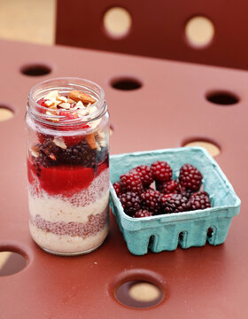 berry chia pudding