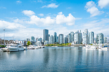 Obraz premium Yaletown Skyline from False Creek, Vancouver