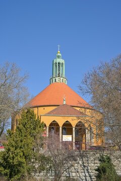 Evangelische Kirche auf dem Tempelhofer Feld, Rundkirche Wolffring / Ecke Boelckestra&szlig;e, Tempelhof, Berlin, Deutschland