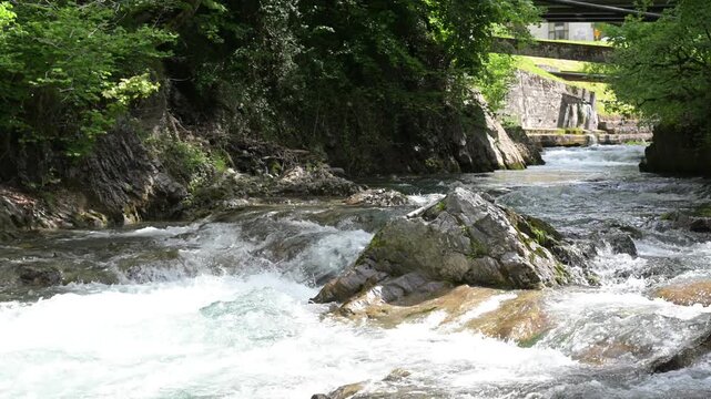 Remous dans une rivi&egrave;re