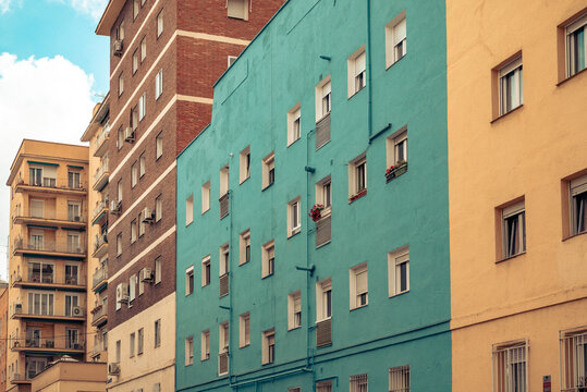 Fachada y arquitectura de edificios en Madrid