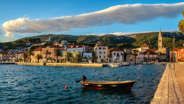 Jelsa&mdash;a fishing village on the island of Hvar, bathed in the rays of the rising sun