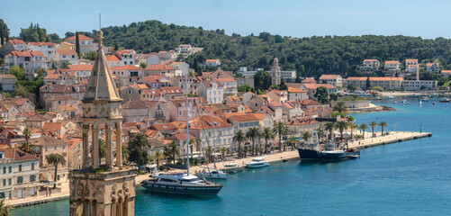 Obraz premium panoramic view of the town of Hvar on the island of Hvar in the Adriatic Sea